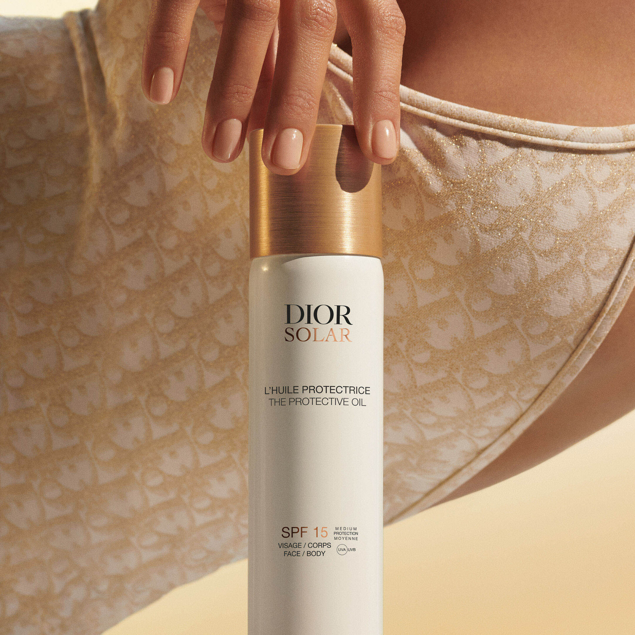 DIOR SOLAR THE PROTECTIVE FACE AND BODY OIL SPF15  2