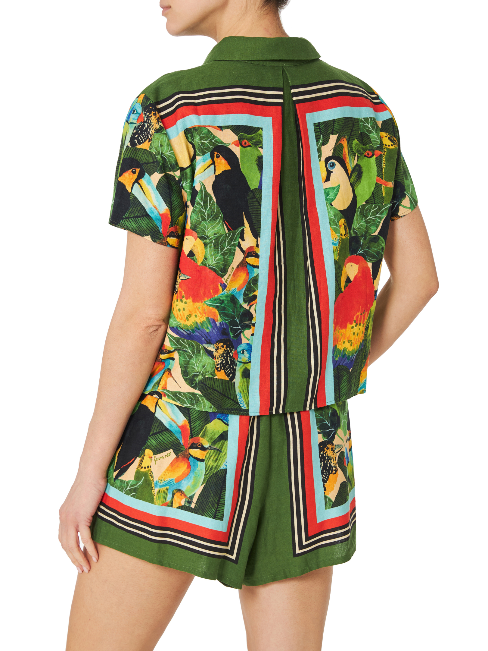 ΓΥΝΑΙΚΕΙΟ ΠΟΥΚΑΜΙΣΟ  2