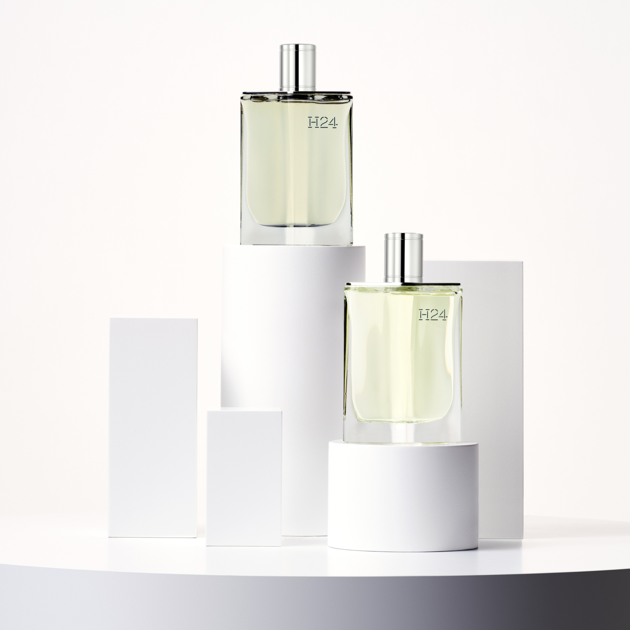 H24 REFRESHING DEODORANT SPRAY 7