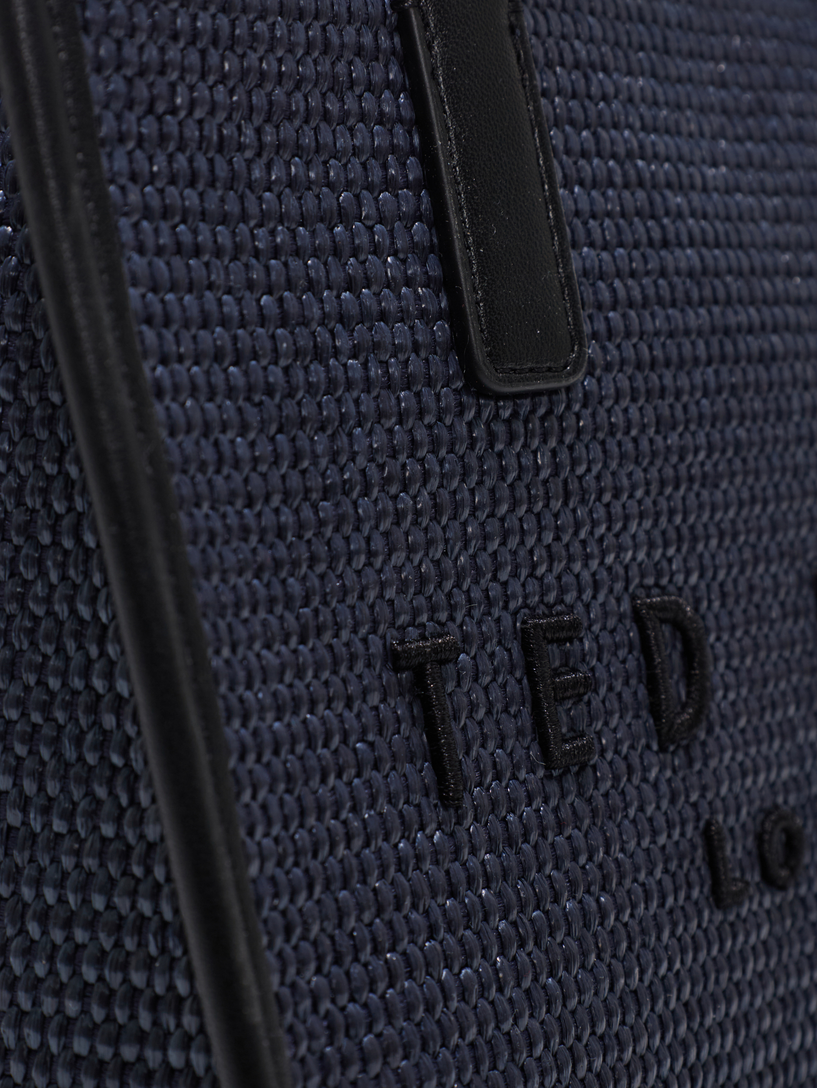 ΓΥΝΑΙΚΕΙΑ ΤΣΑΝΤΑ ΩΜΟΥ SMALL  3