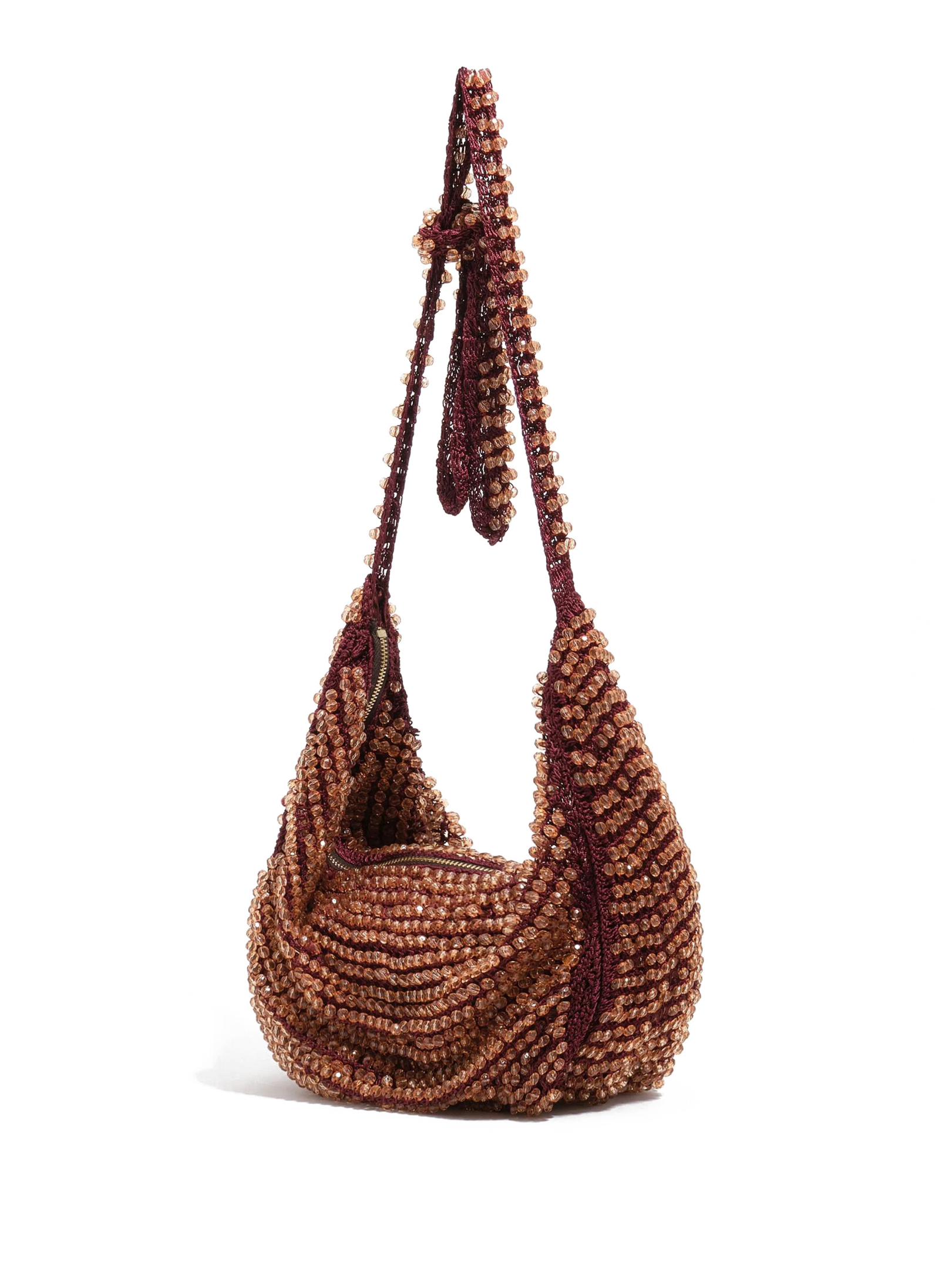 ΓΥΝΑΙΚΕΙΑ ΤΣΑΝΤΑ ΩΜΟΥ 1