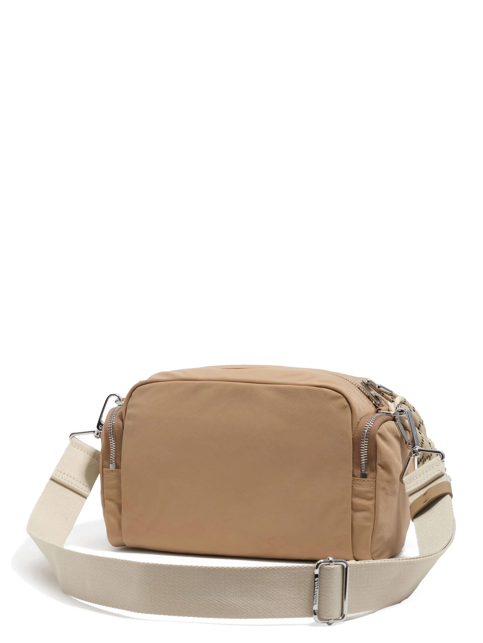 ΓΥΝΑΙΚΕΙΑ ΤΣΑΝΤΑ ΧΙΑΣΤΙ 1