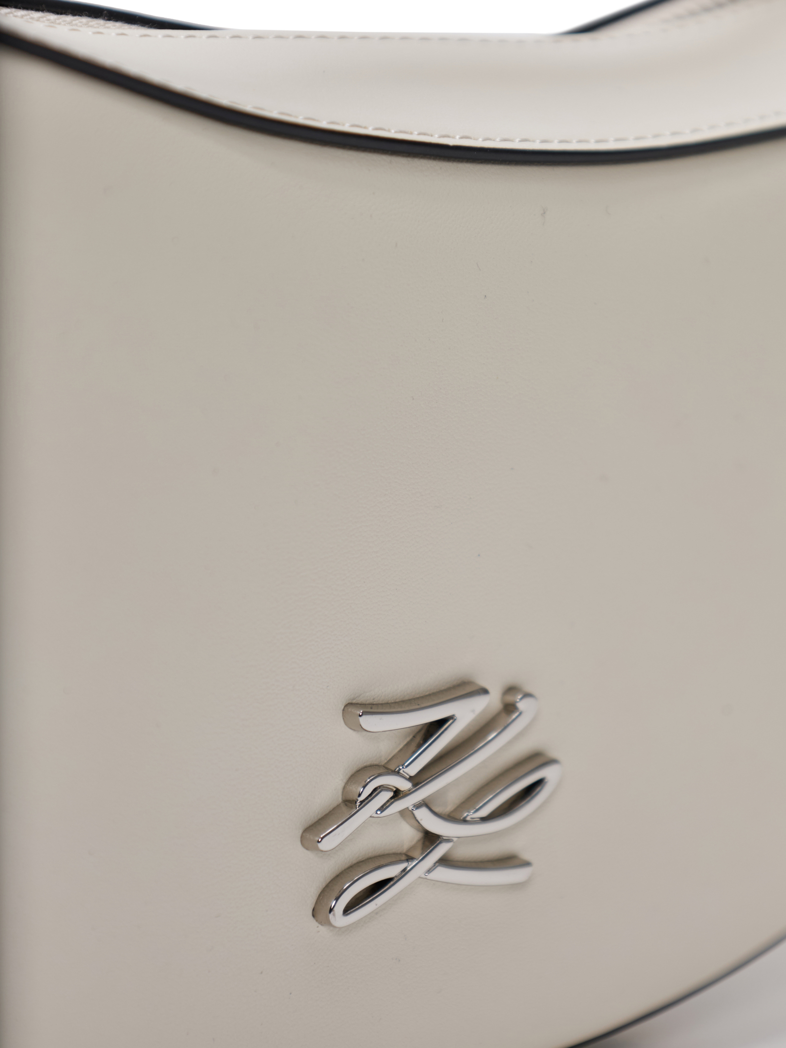 ΓΥΝΑΙΚΕΙΑ ΤΣΑΝΤΑ ΩΜΟΥ  3