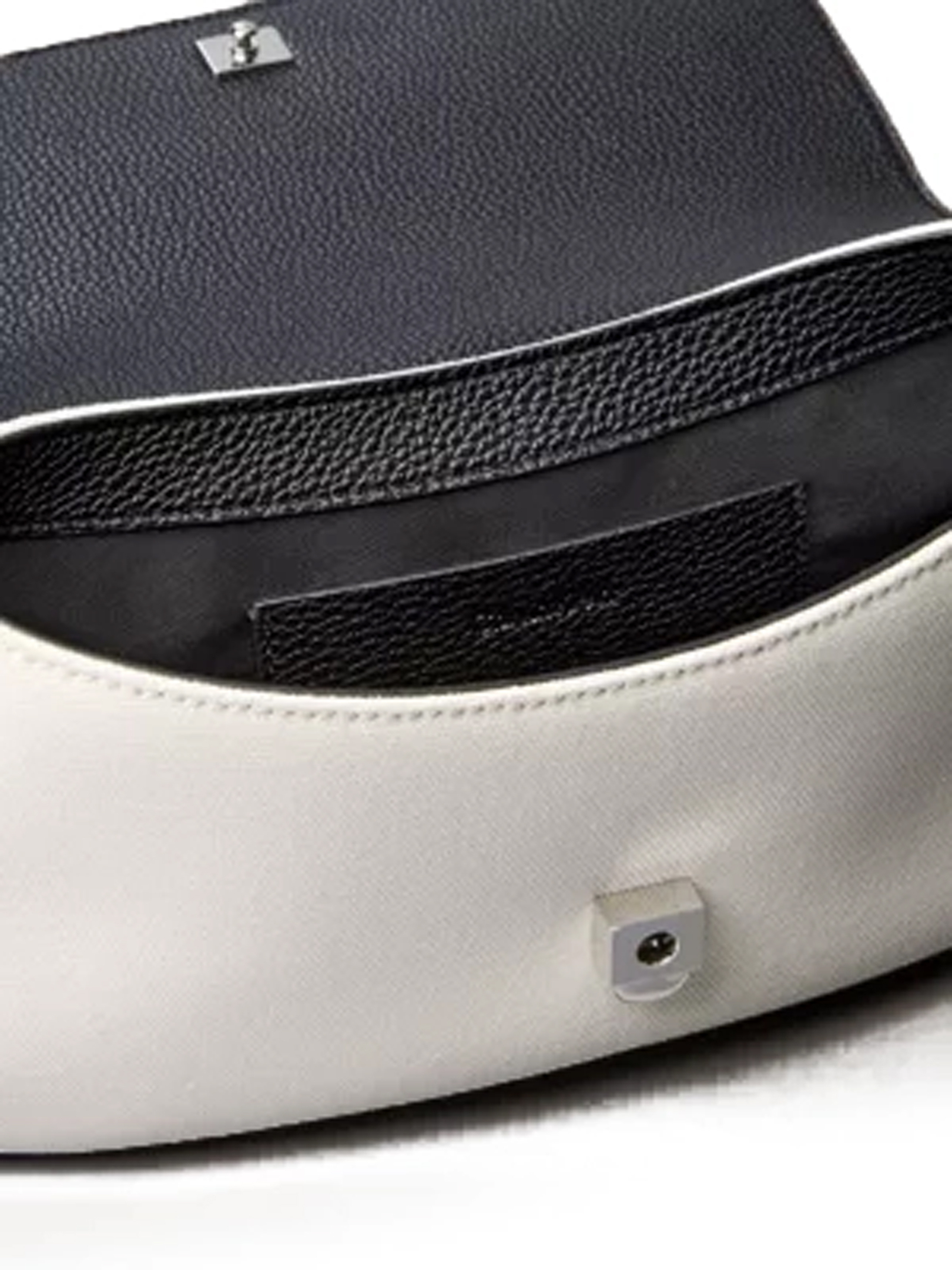 ΓΥΝΑΙΚΕΙΑ ΤΣΑΝΤΑ ΩΜΟΥ 2