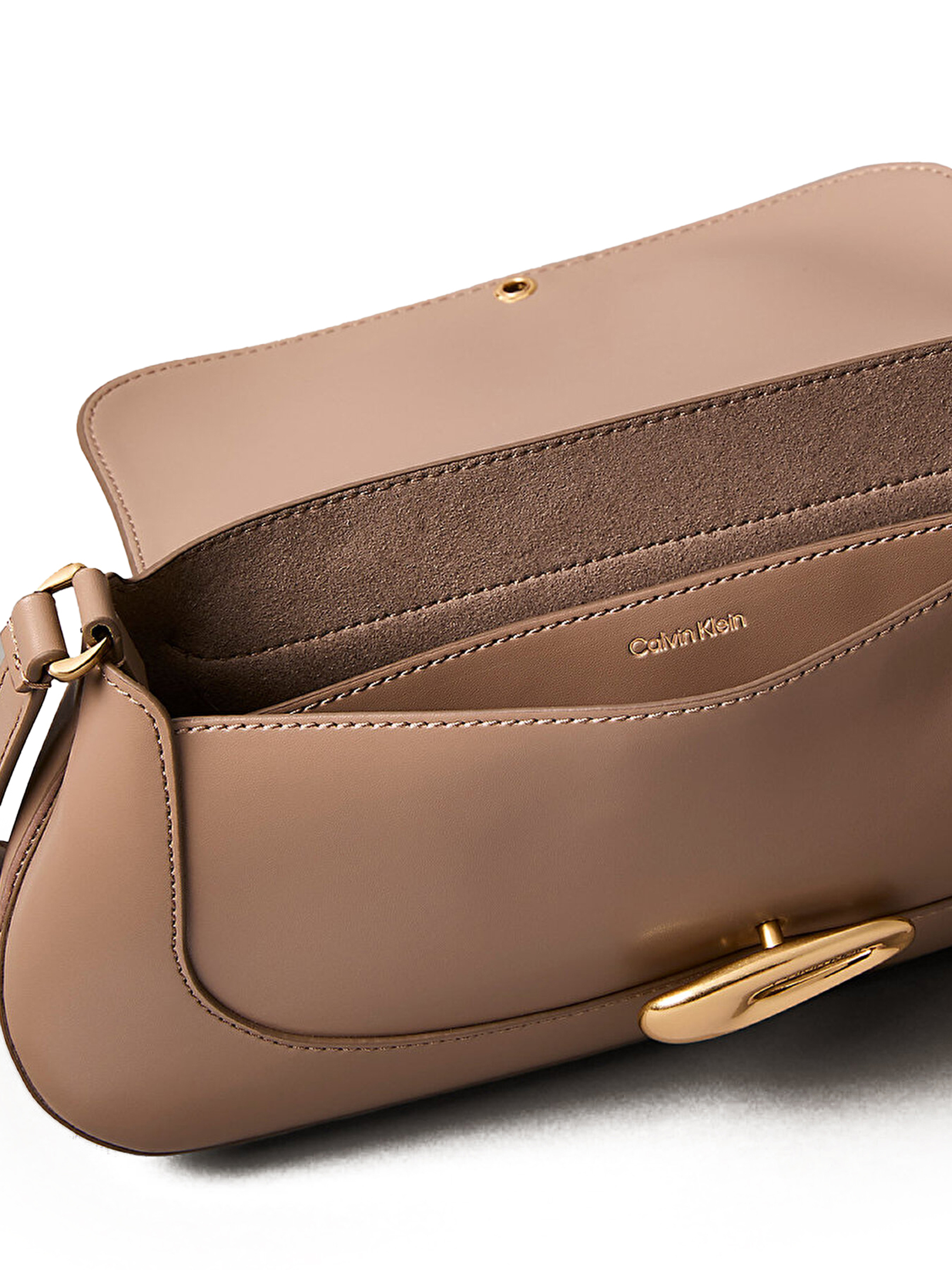 ΓΥΝΑΙΚΕΙΑ ΤΣΑΝΤΑ ΩΜΟΥ 2