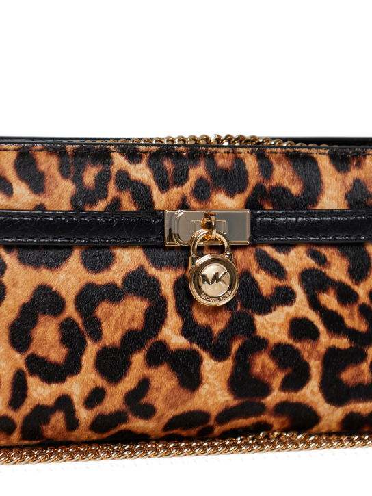 ΓΥΝΑΙΚΕΙΑ ΤΣΑΝΤΑ ΧΙΑΣΤΙ  3