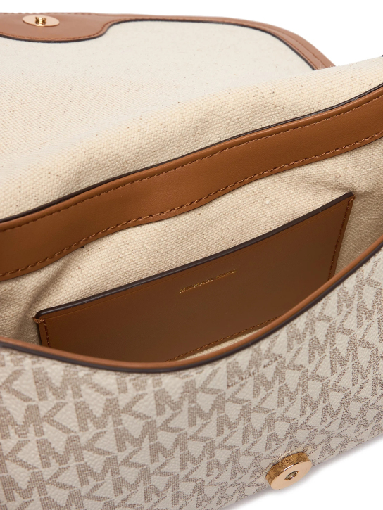 ΓΥΝΑΙΚΕΙΑ ΤΣΑΝΤΑ ΩΜΟΥ  2