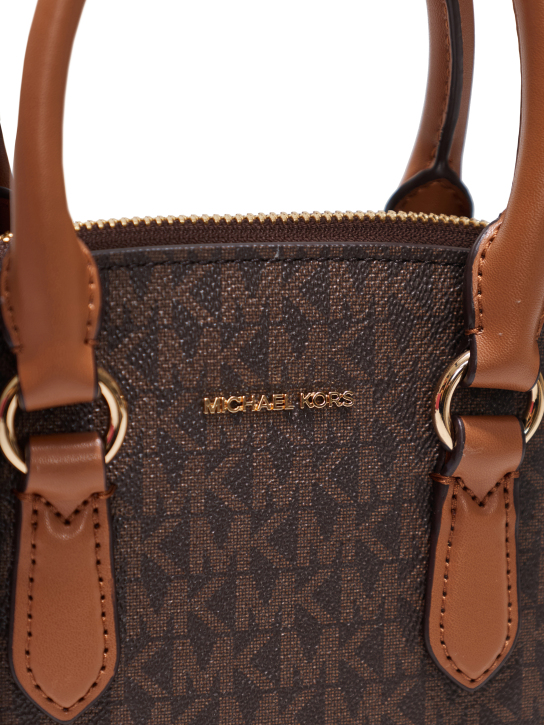 ΓΥΝΑΙΚΕΙΑ ΤΣΑΝΤΑ ΧΕΙΡΟΣ  3