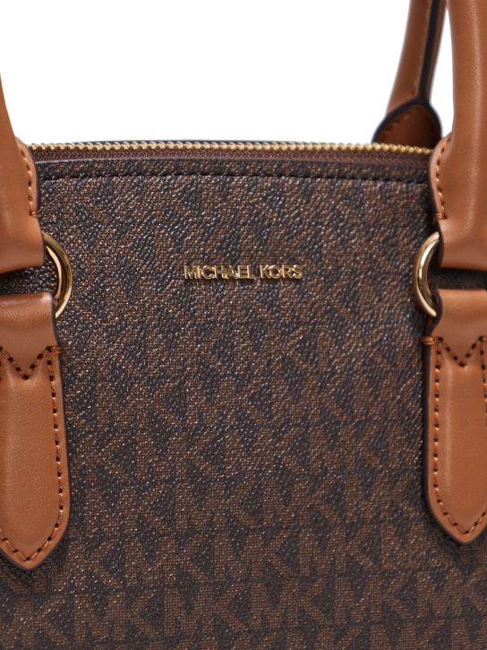 ΓΥΝΑΙΚΕΙΑ ΤΣΑΝΤΑ ΩΜΟΥ  3