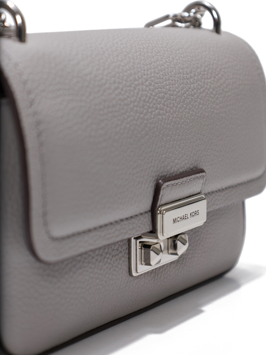 ΓΥΝΑΙΚΕΙΑ ΤΣΑΝΤΑ ΩΜΟΥ  2