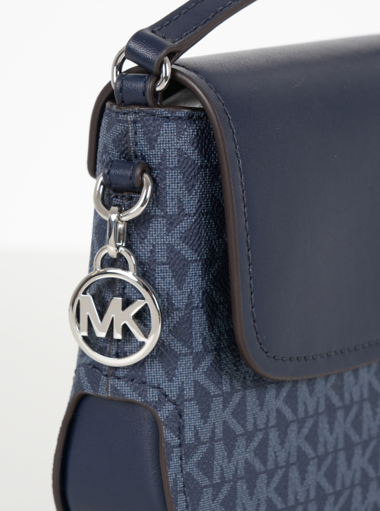 ΓΥΝΑΙΚΕΙΑ ΤΣΑΝΤΑ ΧΙΑΣΤΙ  3