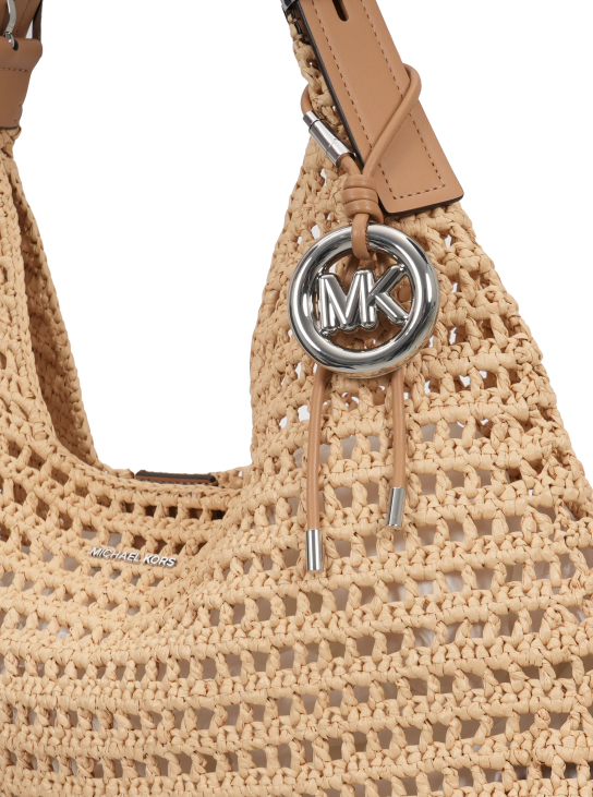 ΓΥΝΑΙΚΕΙΑ ΤΣΑΝΤΑ ΩΜΟΥ  3