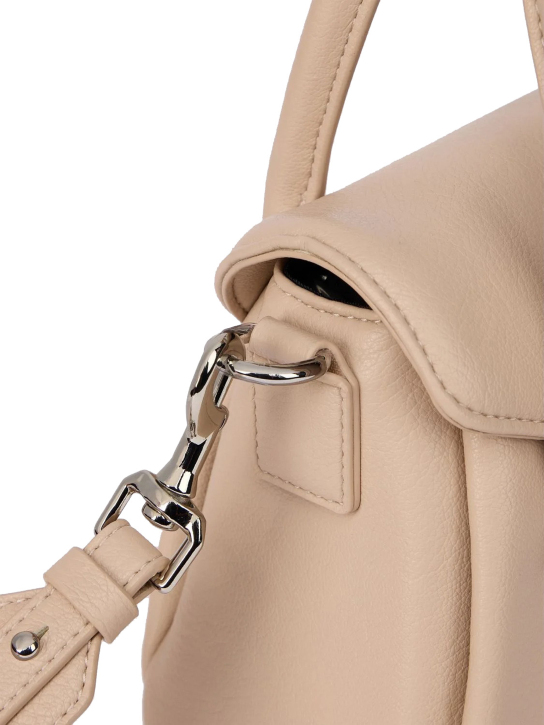 ΓΥΝΑΙΚΕΙΑ ΤΣΑΝΤΑ ΧΕΙΡΟΣ 4