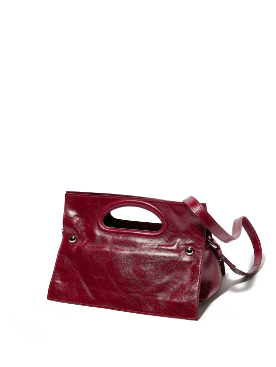 ΓΥΝΑΙΚΕΙΑ ΤΣΑΝΤΑ ΧΙΑΣΤΙ 1