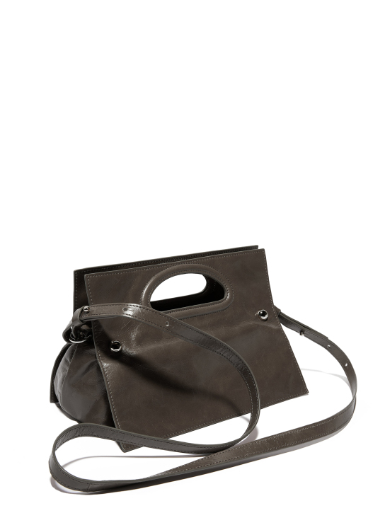 ΓΥΝΑΙΚΕΙΑ ΤΣΑΝΤΑ ΧΙΑΣΤΙ 1