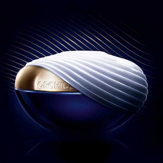 ORCHIDÉE IMPÉRIALE
THE NECK AND DÉCOLLETÉ CREAM 2