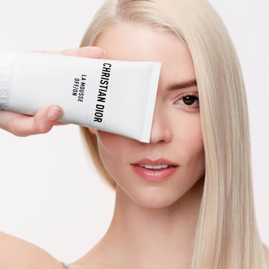 OFF/ON FOAMING CLEANSER CLEANSING AND PURIFYING FOAM 4