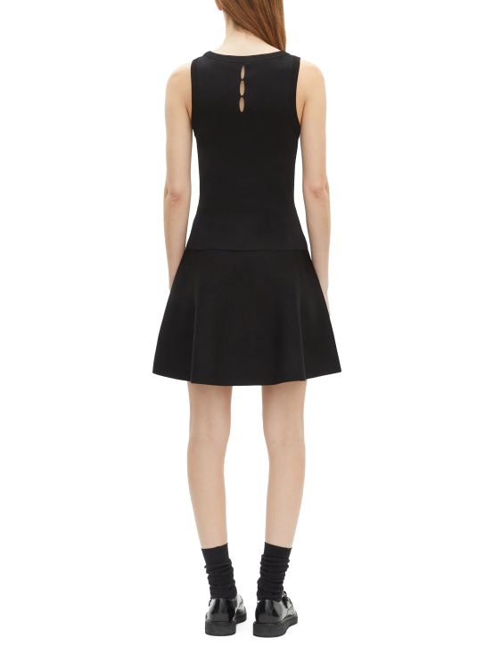 ΓΥΝΑΙΚΕΙΟ ΑΜΑΝΙΚΟ ΤΟΠ 2