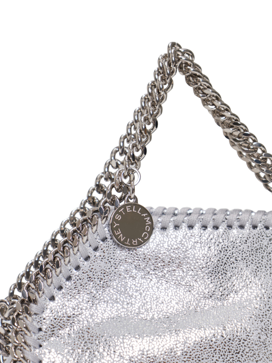 ΓΥΝΑΙΚΕΙΑ ΤΣΑΝΤΑ ΧΕΙΡΟΣ  3