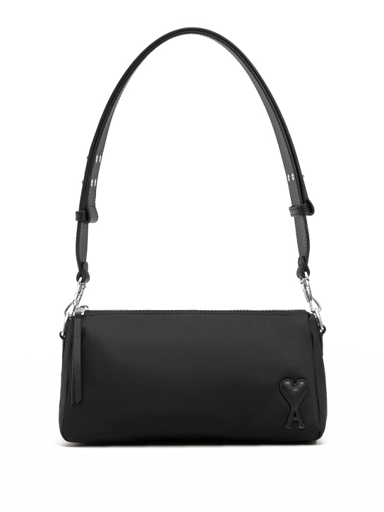 ΓΥΝΑΙΚΕΙΑ ΤΣΑΝΤΑ ΩΜΟΥ 1