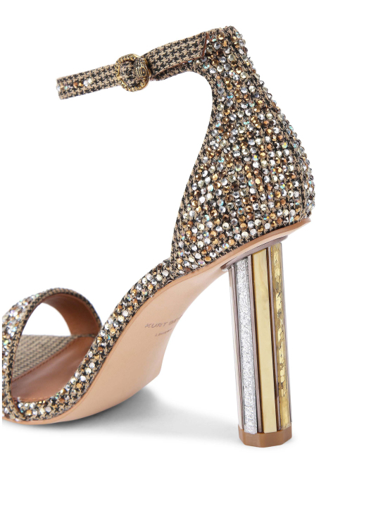 ΓΥΝΑΙΚΕΙΑ ΠΕΔΙΛΑ PERSPEX 2