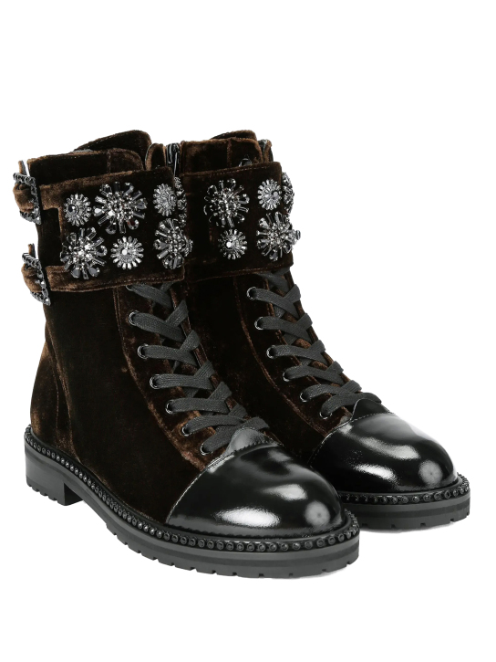 ΓΥΝΑΙΚΕΙΑ ΜΠΟΤΑΚΙΑ  1