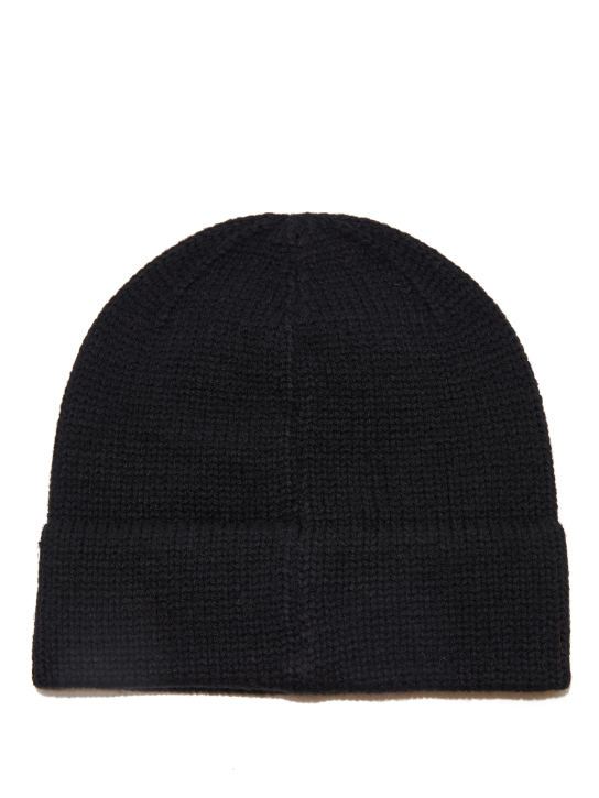 ΓΥΝΑΙΚΕΙΟΣ ΣΚΟΥΦΟΣ  1