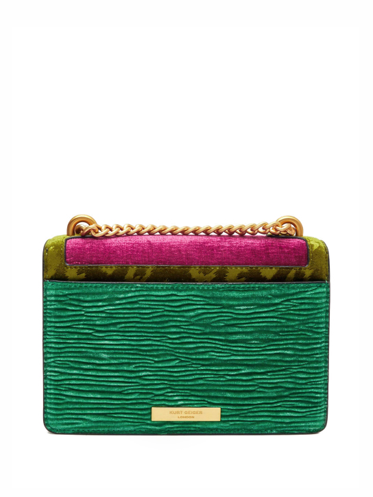 ΓΥΝΑΙΚΕΙΑ ΤΣΑΝΤΑ ΩΜΟΥ  1