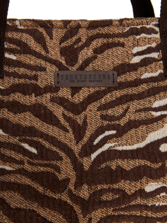 ΓΥΝΑΙΚΕΙΑ ΤΣΑΝΤΑ ΩΜΟΥ 2