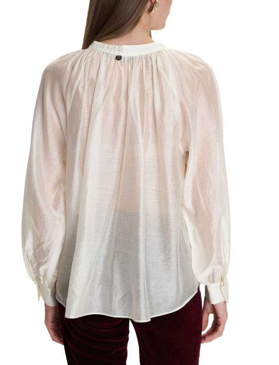 ΓΥΝΑΙΚΕΙΑ ΠΟΥΚΑΜΙΣΑ 2