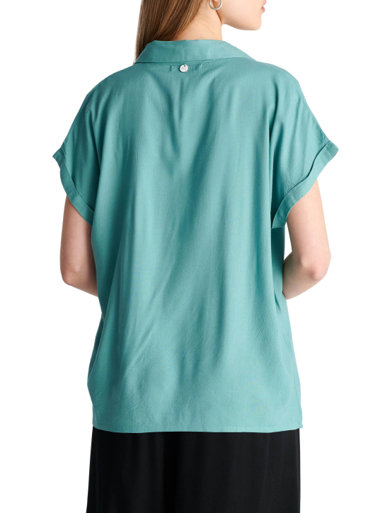 ΓΥΝΑΙΚΕΙΟ ΠΟΥΚΑΜΙΣΟ  2