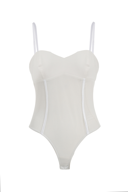 ΓΥΝΑΙΚΕΙΟ ΚΟΡΜΑΚΙ ΚΟΡΣΕΣ 1