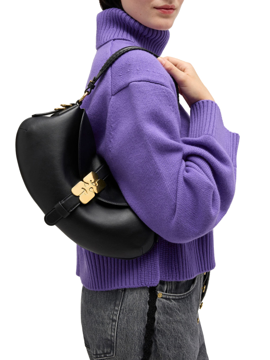 ΓΥΝΑΙΚΕΙΑ ΤΣΑΝΤΑ ΩΜΟΥ 2