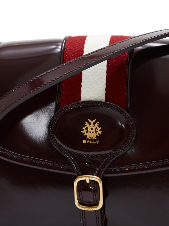 ΓΥΝΑΙΚΕΙΑ ΤΣΑΝΤΑ ΩΜΟΥ 3