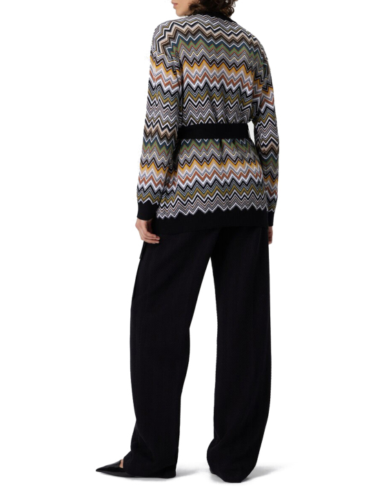 ΓΥΝΑΙΚΕΙΑ ΖΑΚΕΤΑ  2