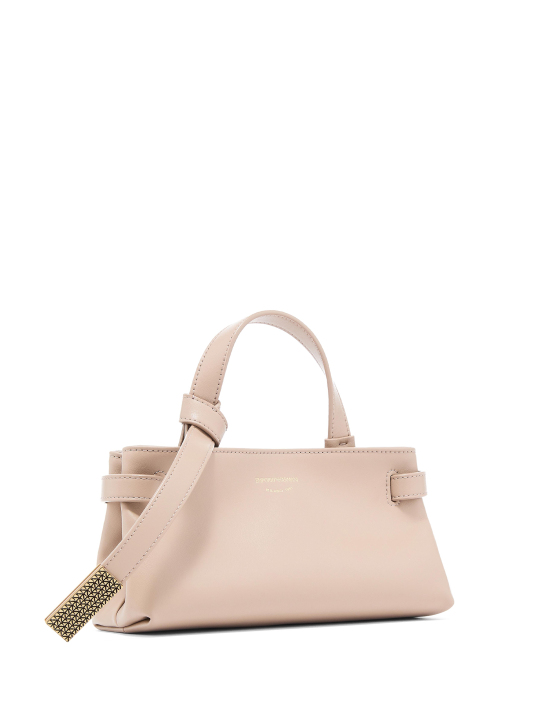 ΓΥΝΑΙΚΕΙΑ ΤΣΑΝΤΑ ΧΕΙΡΟΣ 2