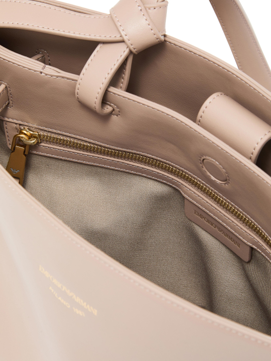 ΓΥΝΑΙΚΕΙΑ ΤΣΑΝΤΑ ΩΜΟΥ 4