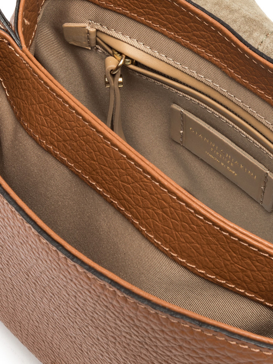 ΓΥΝΑΙΚΕΙΑ ΤΣΑΝΤΑ ΩΜΟΥ 2