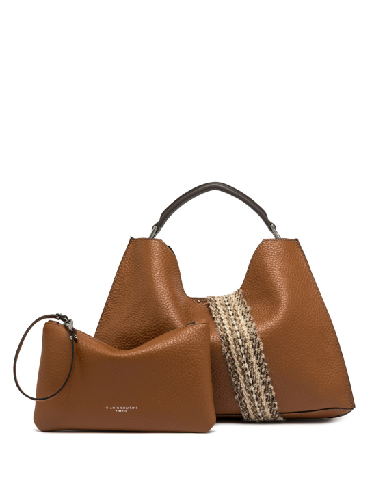 ΓΥΝΑΙΚΕΙΑ ΤΣΑΝΤΑ ΧΕΙΡΟΣ  1