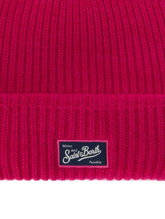 ΓΥΝΑΙΚΕΙΟΣ ΣΚΟΥΦΟΣ 2