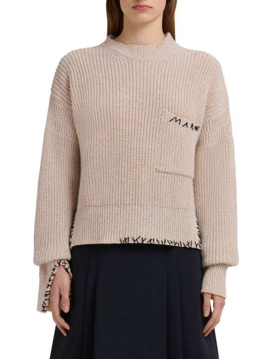 ΓΥΝΑΙΚΕΙΟ ΠΟΥΛΟΒΕΡ  1