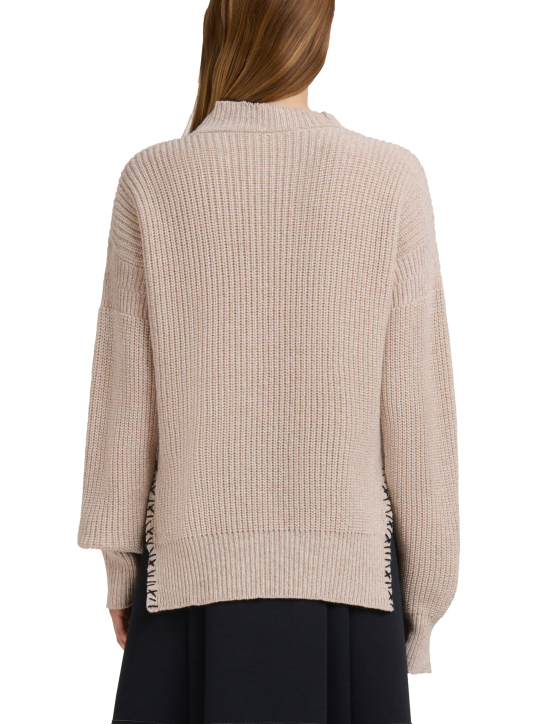 ΓΥΝΑΙΚΕΙΟ ΠΟΥΛΟΒΕΡ  2