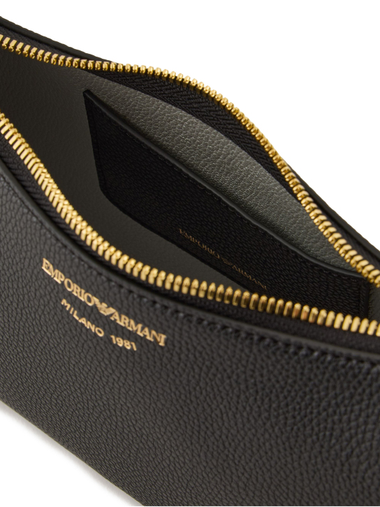 ΓΥΝΑΙΚΕΙΑ ΤΣΑΝΤΑ ΧΙΑΣΤΙ 4