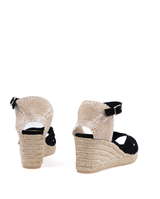 ΓΥΝΑΙΚΕΙΕΣ ΕΣΠΑΝΤΡΙΓΙΕΣ 2