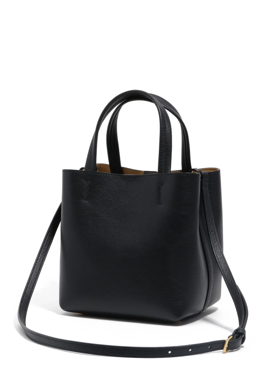 ΓΥΝΑΙΚΕΙΑ ΤΣΑΝΤΑ ΧΙΑΣΤΙ 1