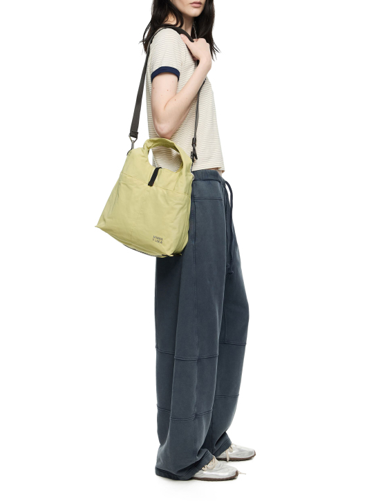 ΓΥΝΑΙΚΕΙΑ ΤΣΑΝΤΑ ΧΕΙΡΟΣ 3