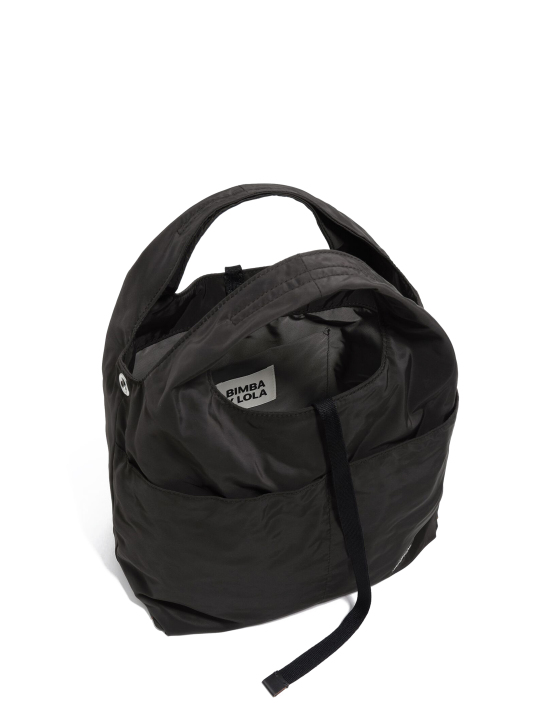 ΓΥΝΑΙΚΕΙΑ ΤΣΑΝΤΑ ΧΕΙΡΟΣ 2