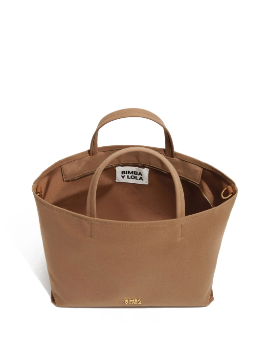 ΓΥΝΑΙΚΕΙΑ ΤΣΑΝΤΑ ΧΕΙΡΟΣ 2