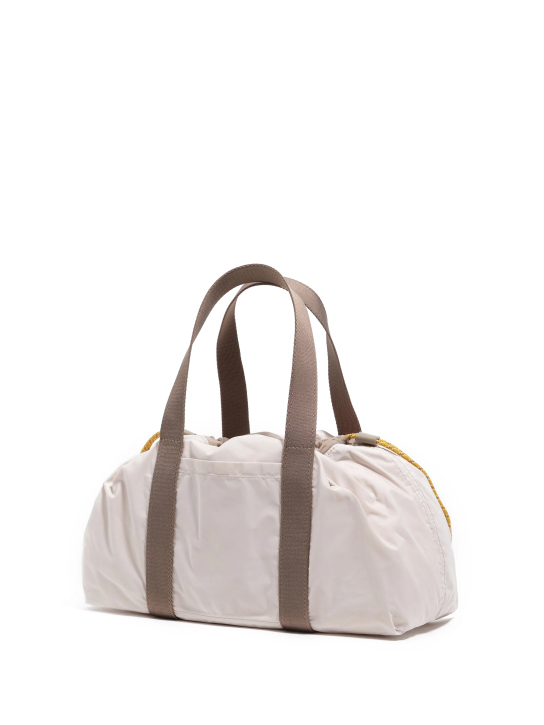 ΓΥΝΑΙΚΕΙΑ ΤΣΑΝΤΑ ΧΙΑΣΤΙ 1