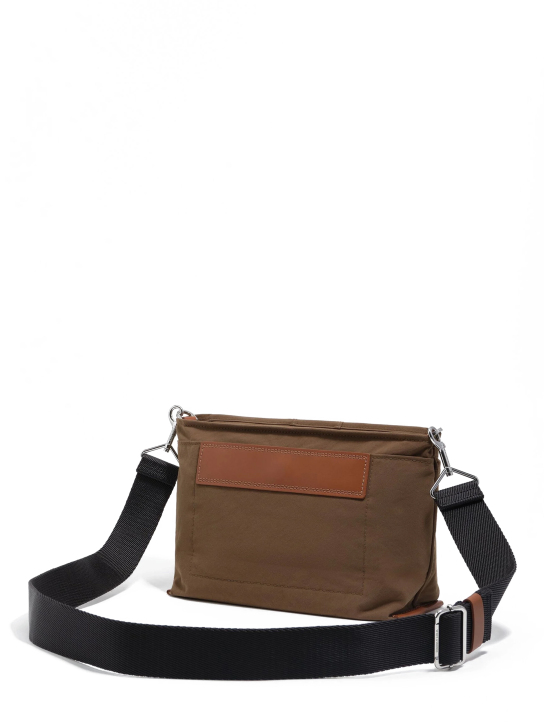 ΓΥΝΑΙΚΕΙΑ ΤΣΑΝΤΑ ΧΙΑΣΤΙ 1